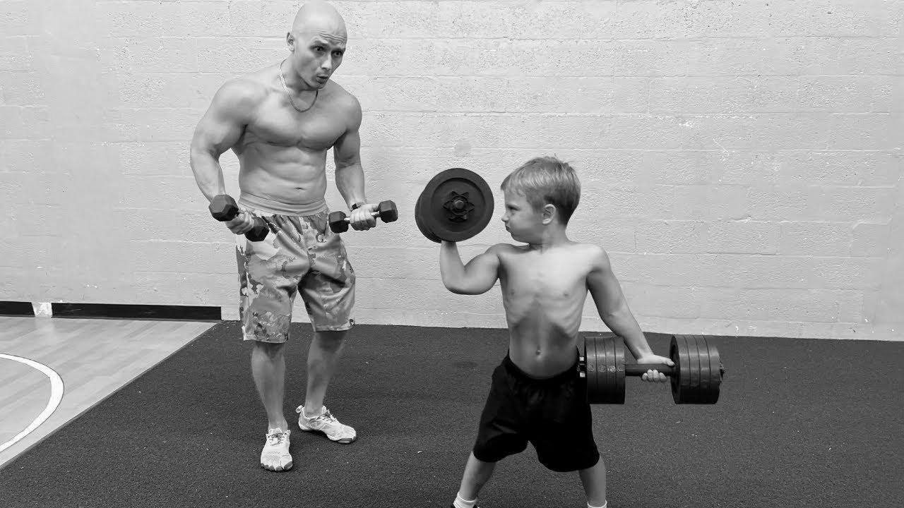 Tips on how to change into STRONG?!  5 12 months Previous Boy Lifts Heavy Weights