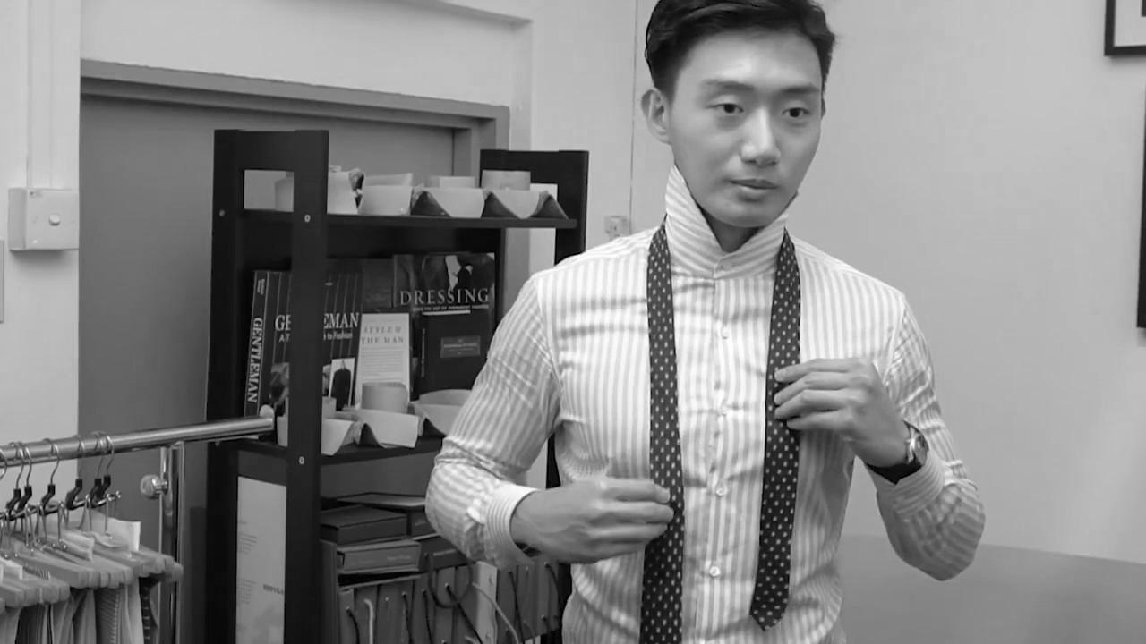 Methods to tie a Full Windsor Knot